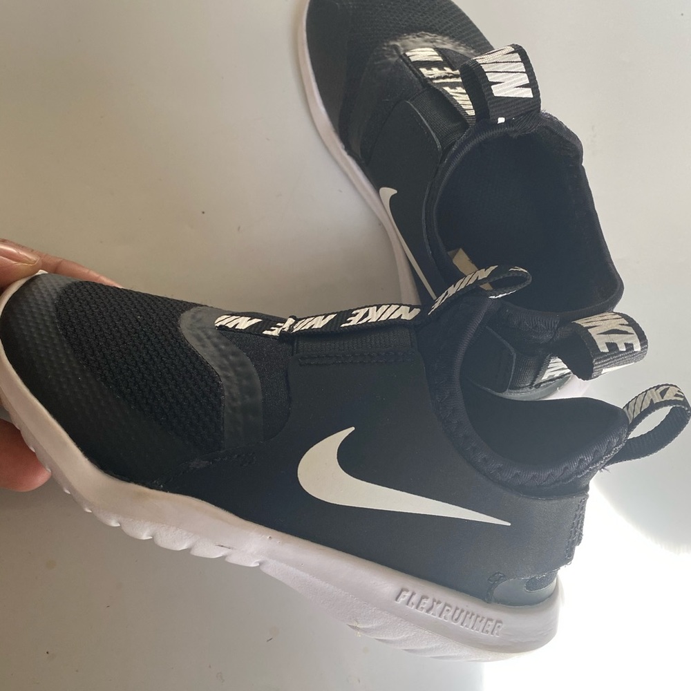 Toddler Nike slip on shoes
